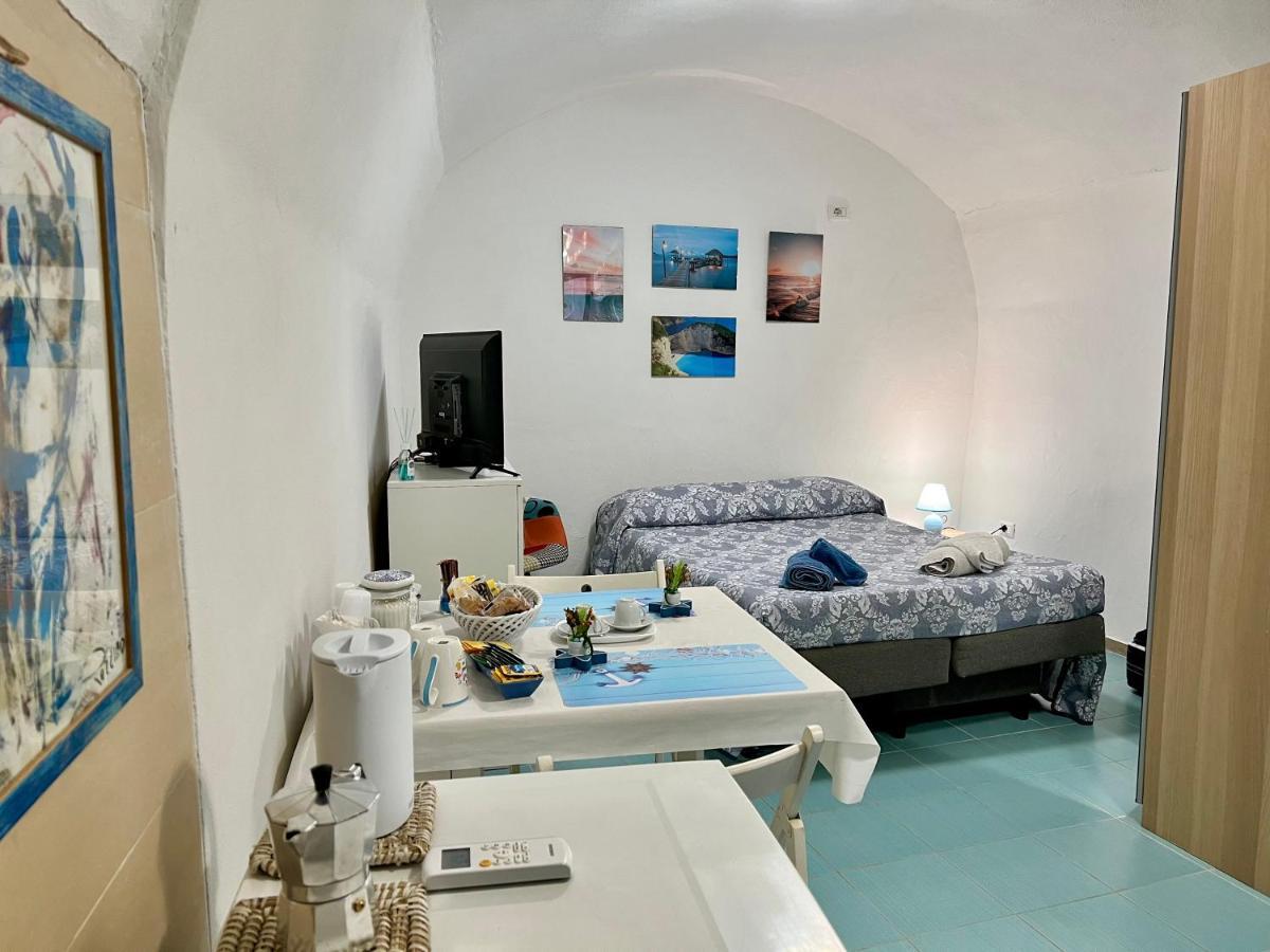 דירות טרמולי Monolocale Nel Borgo Antico, A Due Passi Dal Mare E Dal Porto מראה חיצוני תמונה